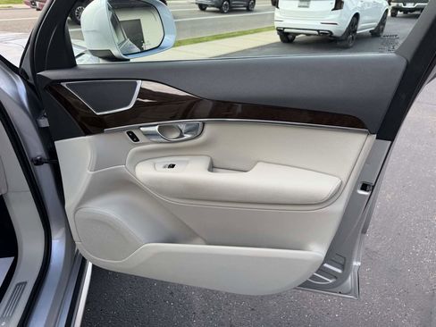 Used 2019 Volvo XC90 T6 Momentum w/ Protection Package Premier AWD/4WD image 22