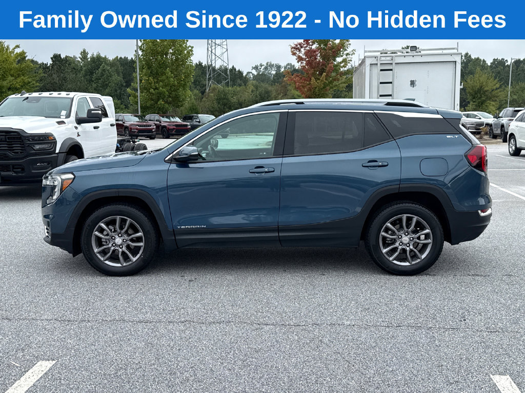 Used 2024 GMC Terrain SLT AWD/4WD image 4