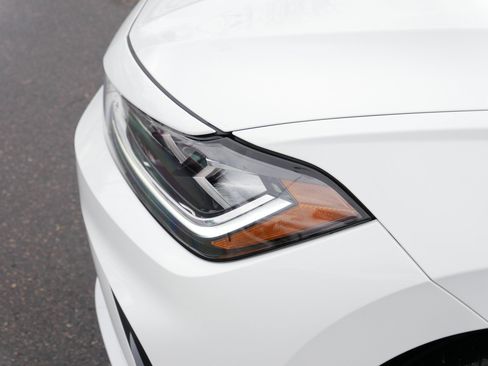 Certified 2025 Volkswagen Jetta SE image 16