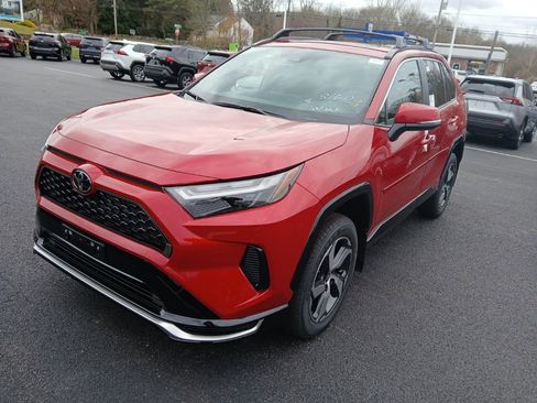 New 2025 Toyota RAV4 SE image 2