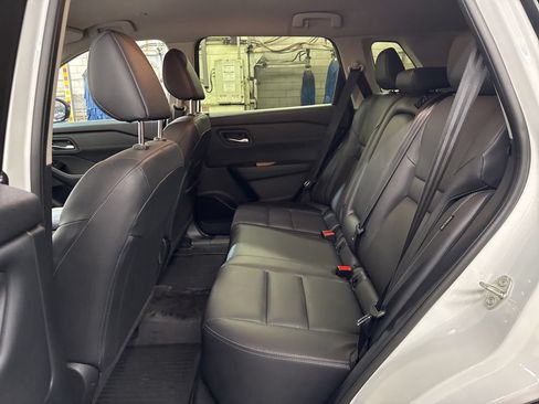 Certified 2025 Nissan Rogue SL FWD image 26