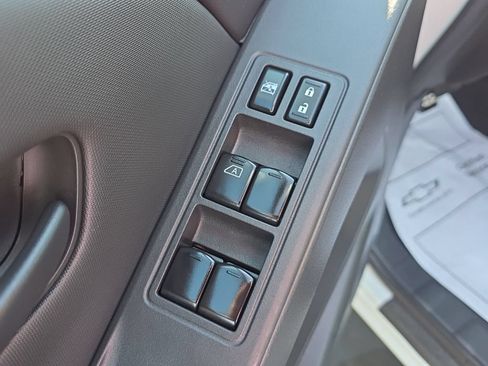 Used 2024 Nissan Frontier S AWD/4WD image 19