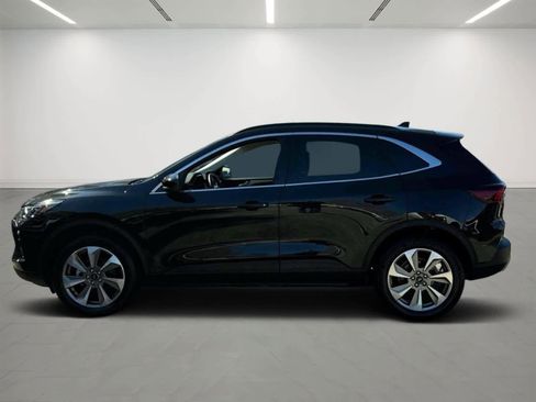 Used 2025 Ford Escape Platinum image 2