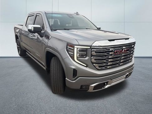 Used 2024 GMC Sierra 1500 Denali w/ Technology Package AWD/4WD image 5