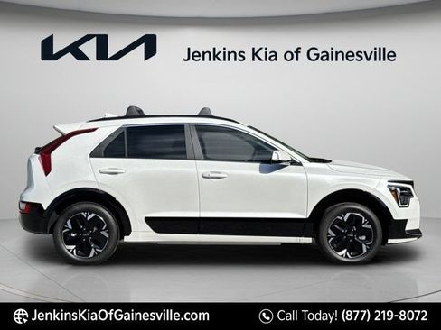 New 2026 Kia Niro Wind FWD image 2