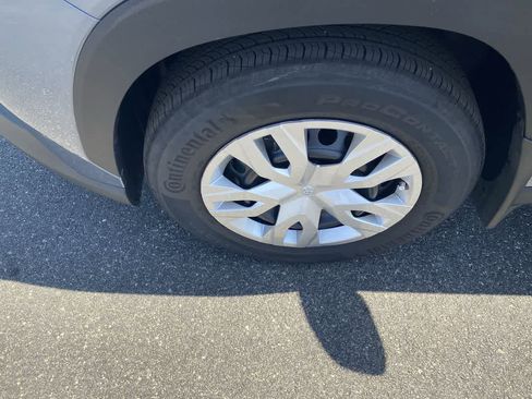 Used 2026 Toyota Corolla Cross L image 10