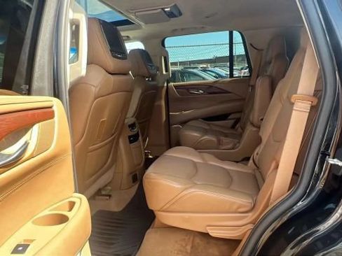 Used 2016 Cadillac Escalade Platinum AWD/4WD image 28