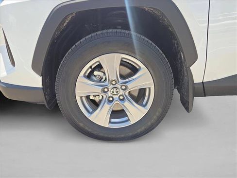 Used 2025 Toyota RAV4 XLE w/ Convenience Package FWD image 25