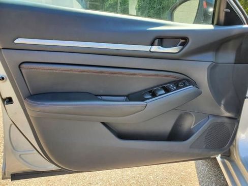 Used 2023 Nissan Altima 2.5 SR image 12