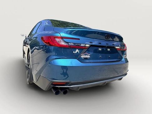 Used 2025 Toyota Camry SE w/ Convenience Package FWD image 5