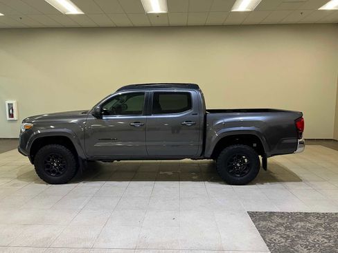 Used 2019 Toyota Tacoma SR5 image 3