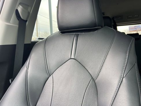 Used 2021 Toyota Highlander Limited image 22