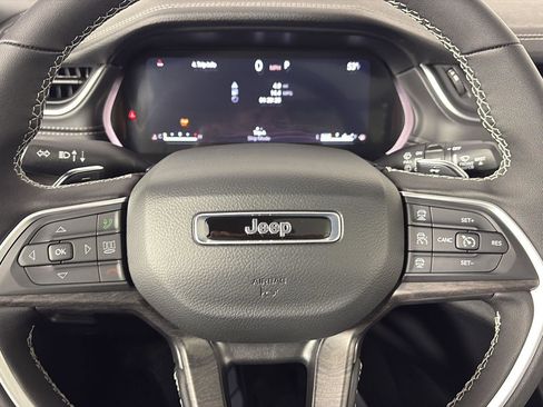 New 2025 Jeep Grand Cherokee Limited image 13