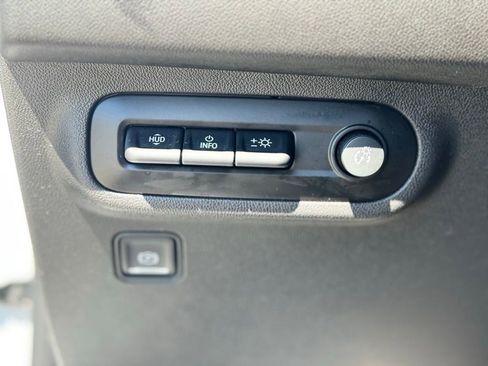 Certified 2023 GMC Terrain AT4 w/ Tech Package AWD/4WD image 21