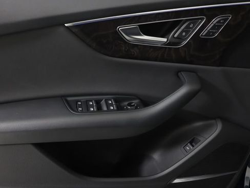 Used 2020 Audi Q8 Prestige w/ Prestige Package AWD/4WD image 11