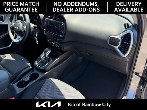 Used 2025 Kia Soul LX w/ LX Technology Package FWD image 19