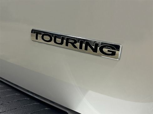 New 2026 Honda Odyssey Touring image 7