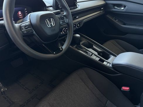 Certified 2025 Honda Accord SE image 5