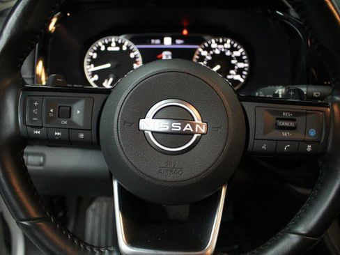 Used 2024 Nissan Pathfinder SL w/ SL Premium Package image 9