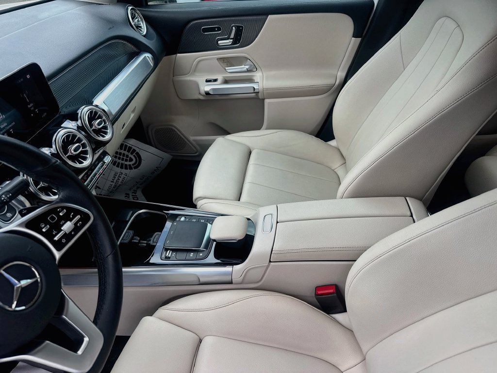 Used 2021 Mercedes-Benz GLB 250 4MATIC image 26