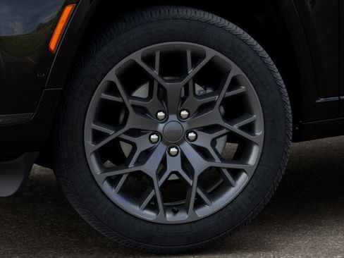 New 2025 Jeep Grand Cherokee L Summit w/ Obsidian Package AWD/4WD image 8