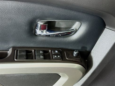 Certified 2019 Nissan Titan SV w/ SV Convenience Package image 25