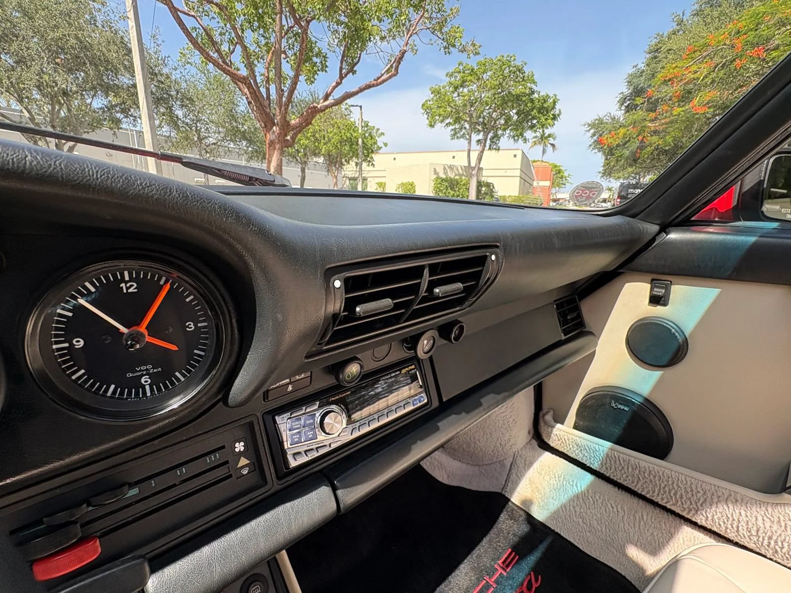Used 1988 Porsche 911 Carrera RWD image 23