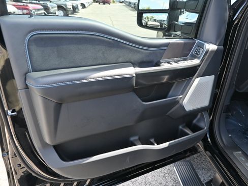 New 2026 Ford F250 Platinum w/ Tremor Off-Road Package AWD/4WD image 16