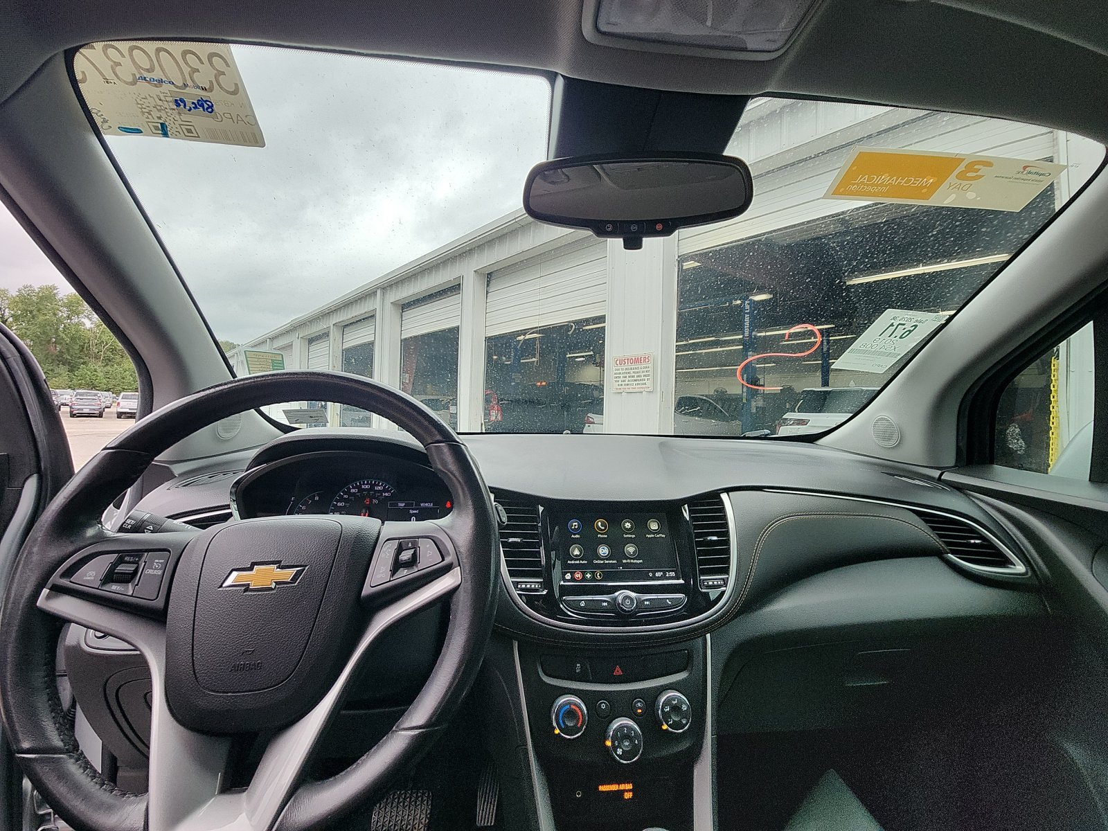 Used 2019 Chevrolet Trax LT w/ LT Convenience Package FWD image 17