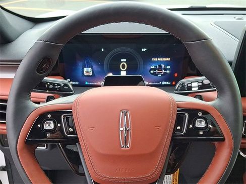 New 2026 Lincoln Aviator Reserve image 9