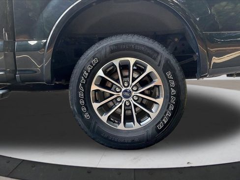 Used 2020 Ford F150 XLT w/ Equipment Group 302A Luxury AWD/4WD image 33