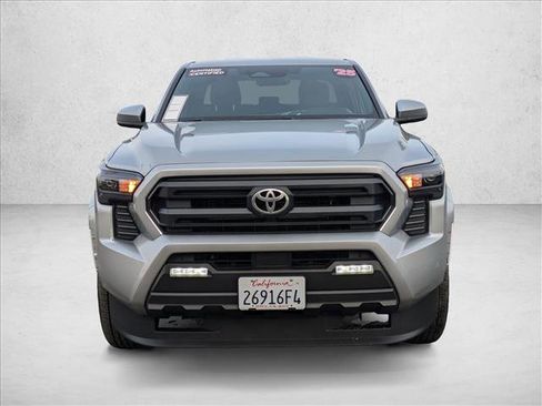 Used 2025 Toyota Tacoma SR5 image 2
