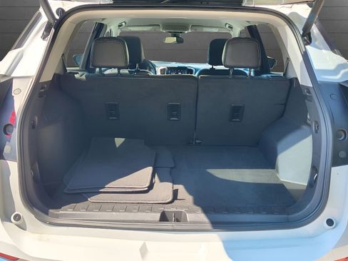 Used 2023 GMC Terrain SLT image 32