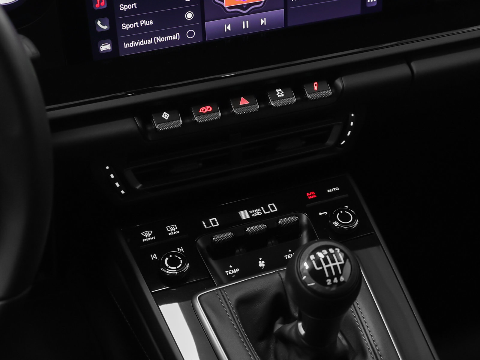 Certified 2024 Porsche 911 Carrera T RWD image 38