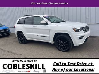 Used 2022 Jeep Grand Cherokee Laredo X image 1