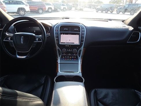 Used 2019 Lincoln Nautilus Reserve image 11