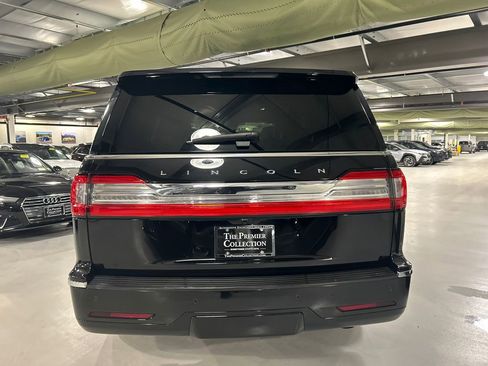 Used 2020 Lincoln Navigator Reserve w/ Luxury Package image 3