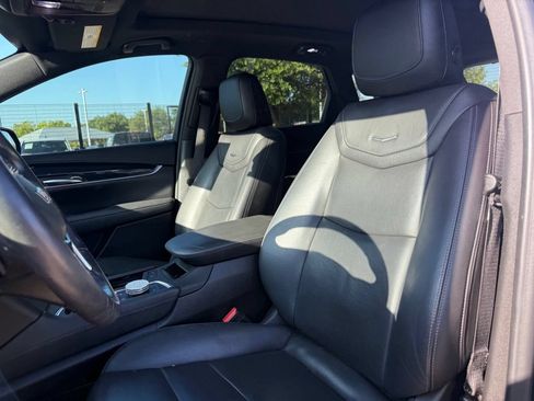 Used 2020 Cadillac XT5 Premium Luxury w/ LPO, Floor Liner Package FWD image 11