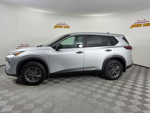 Certified 2024 Nissan Rogue S FWD image 2
