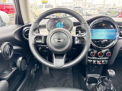 Used 2022 MINI Cooper 2-Door Hardtop image 19