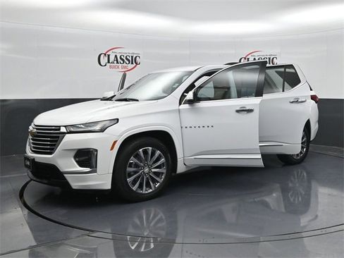 Used 2022 Chevrolet Traverse Premier image 34