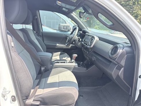 Used 2023 Toyota Tacoma TRD Sport AWD/4WD image 38