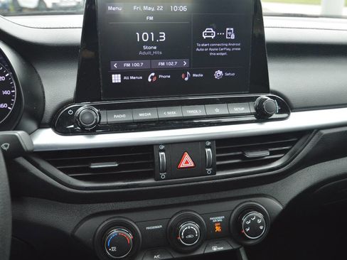 Used 2022 Kia Forte LXS FWD image 9