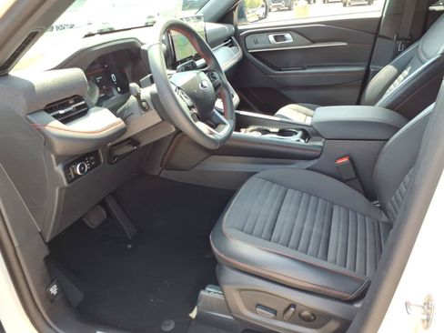 Used 2025 Ford Explorer ST-Line AWD/4WD image 11
