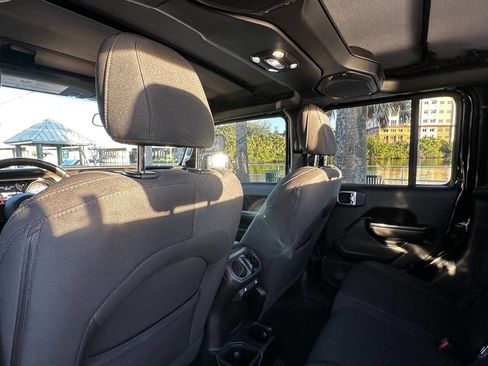 Used 2020 Jeep Gladiator Sport w/ Quick Order Package 24S image 14