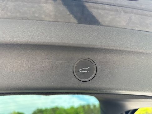 Used 2023 Tesla Model Y Long Range image 33