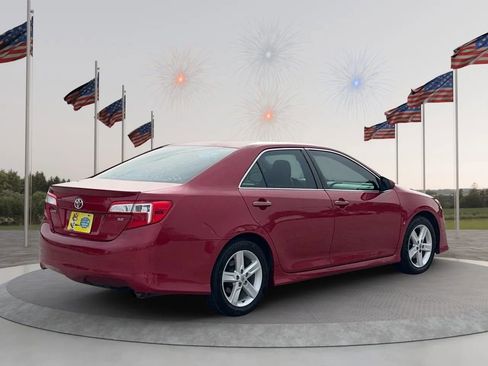 Used 2012 Toyota Camry SE FWD image 4