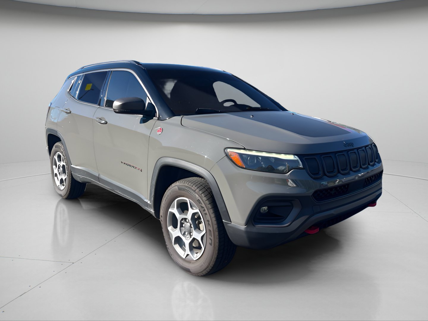 Used 2022 Jeep Compass Trailhawk w/ Trailhawk Elite Group AWD/4WD image 2