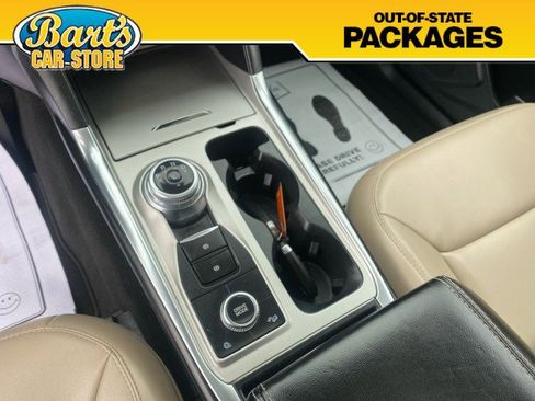 Used 2022 Ford Explorer XLT w/ Equipment Group 202A AWD/4WD image 32