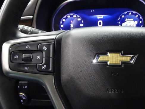Used 2024 Chevrolet Suburban Premier image 27